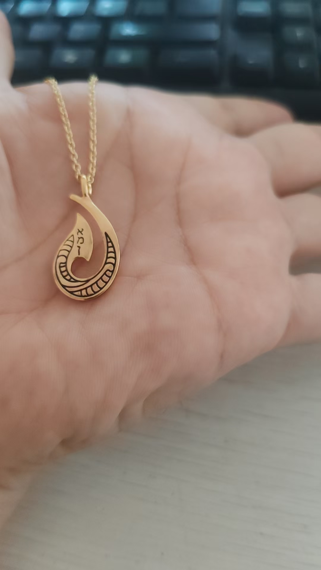 Collar con colgante de sol heb - Xcm Chain reseña y precio
